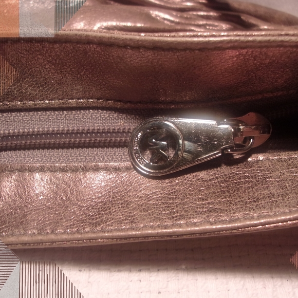 MICHAEL KORS | Soft Metallic Gold Ruched Cross-body Purselette - Picture 9 of 16